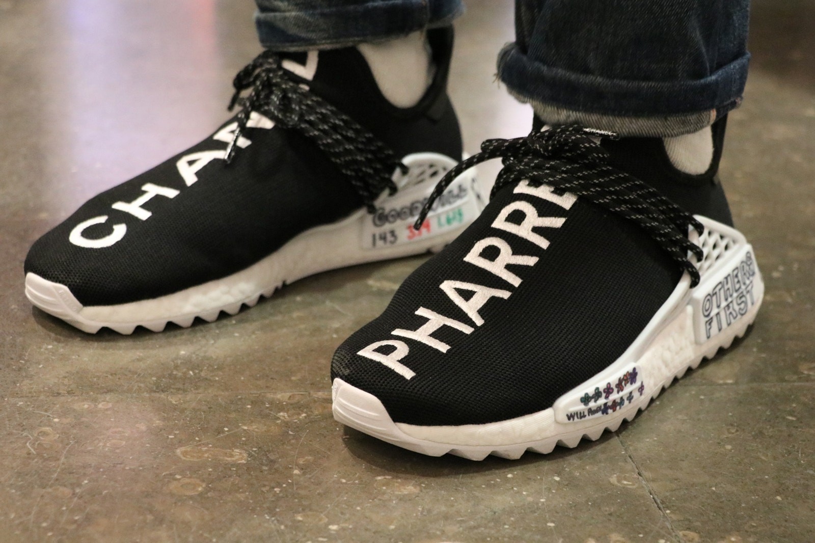 Giày Adidas Pharrell x Chanel x NMD Human Race Trail Chanel D97921  Hệ  thống phân phối Air Jordan chính hãng